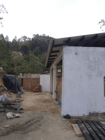 Casa Sr. Juan David Restrepo - Construcción en proceso, muros y estructura de techo, Arenales, Envigado