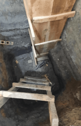 Reforzamiento Estrella - Excavación para recalce de cimentación con escalera de acceso